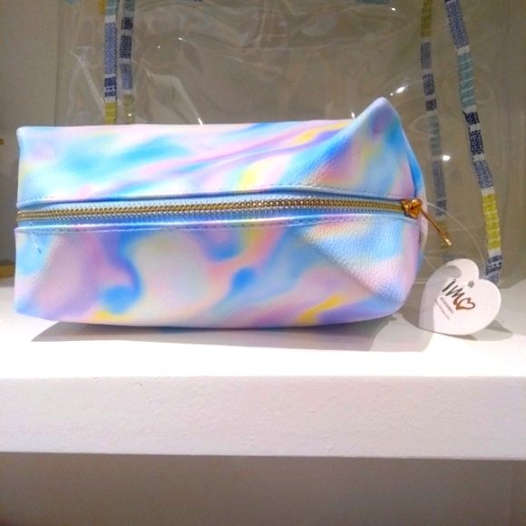 Train case & makeup bag/set of 2 as shown! - Picture 3 of 4